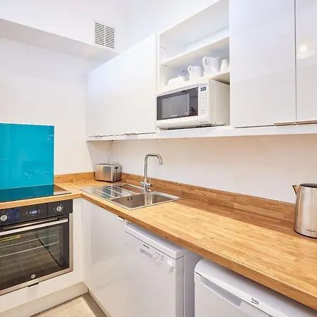 Host & - 19 @ The Zetland Apartment *
