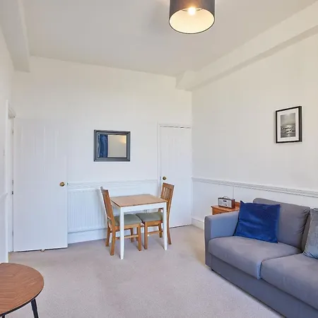 Host & - 19 @ The Zetland Saltburn-by-the-Sea